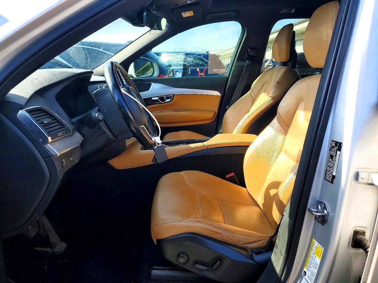 2018 VOLVO XC90