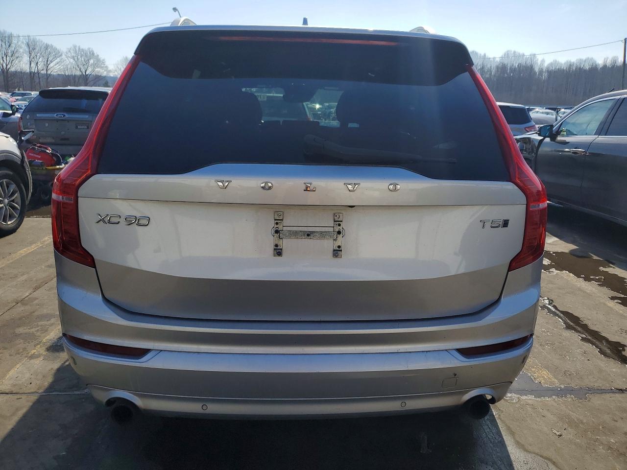 2018 VOLVO XC90