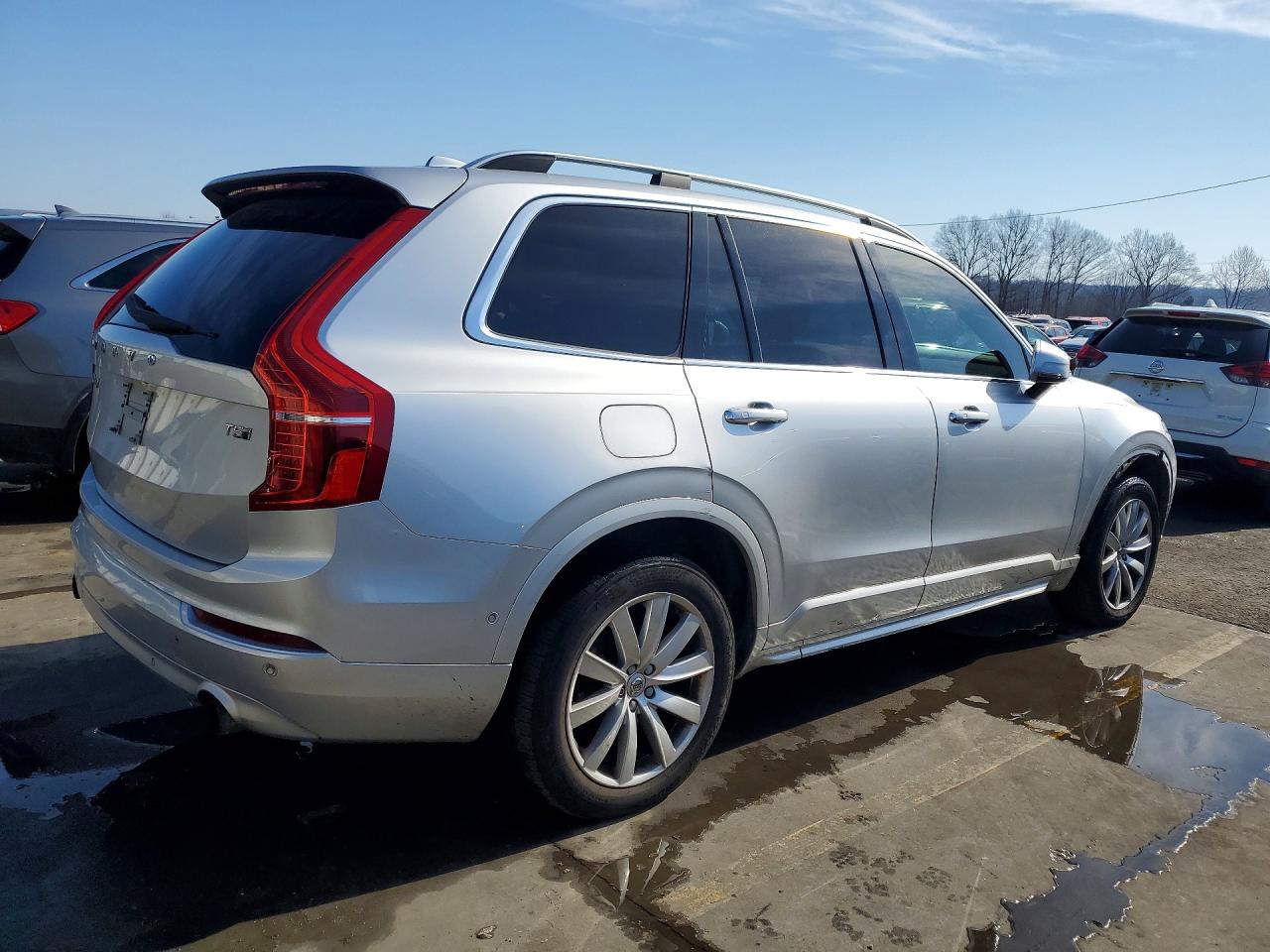 2018 VOLVO XC90
