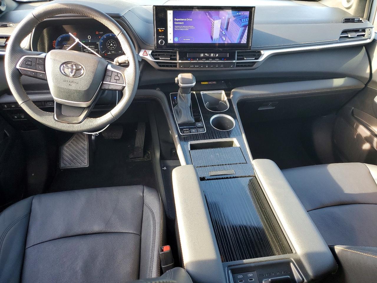 2025 TOYOTA SIENNA