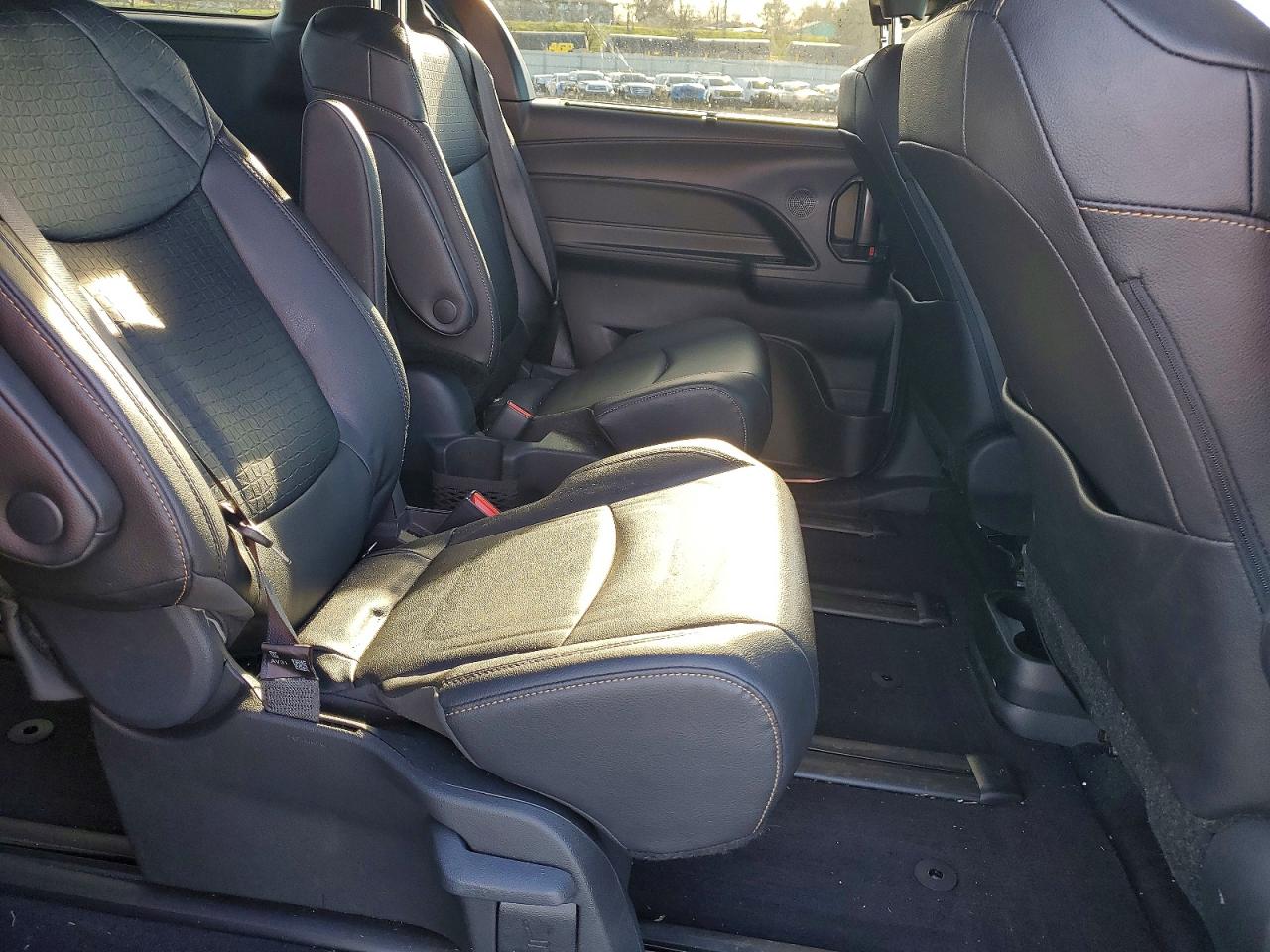 2025 TOYOTA SIENNA