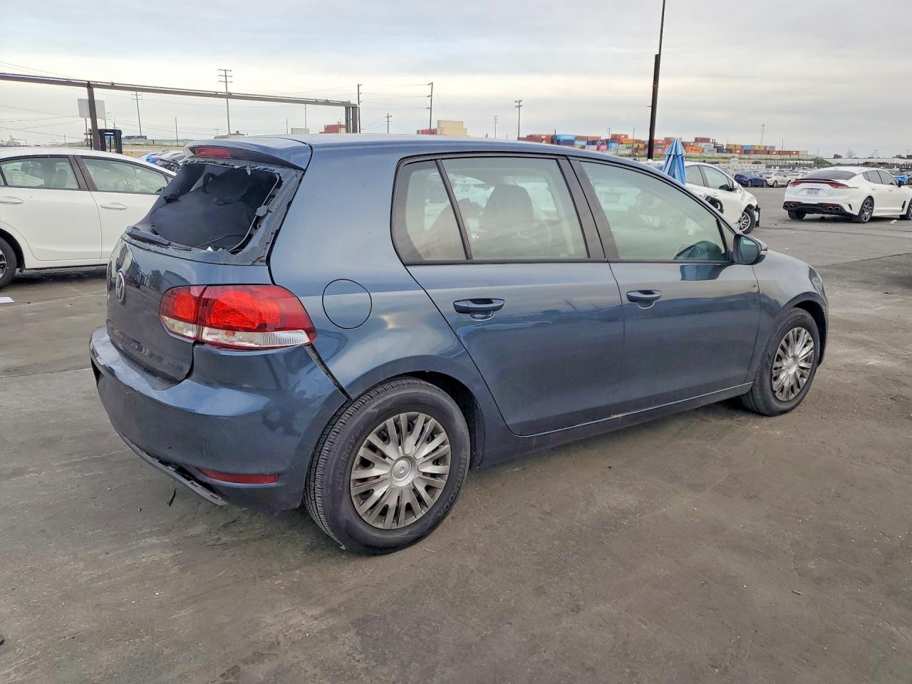 2011 VOLKSWAGEN GOLF