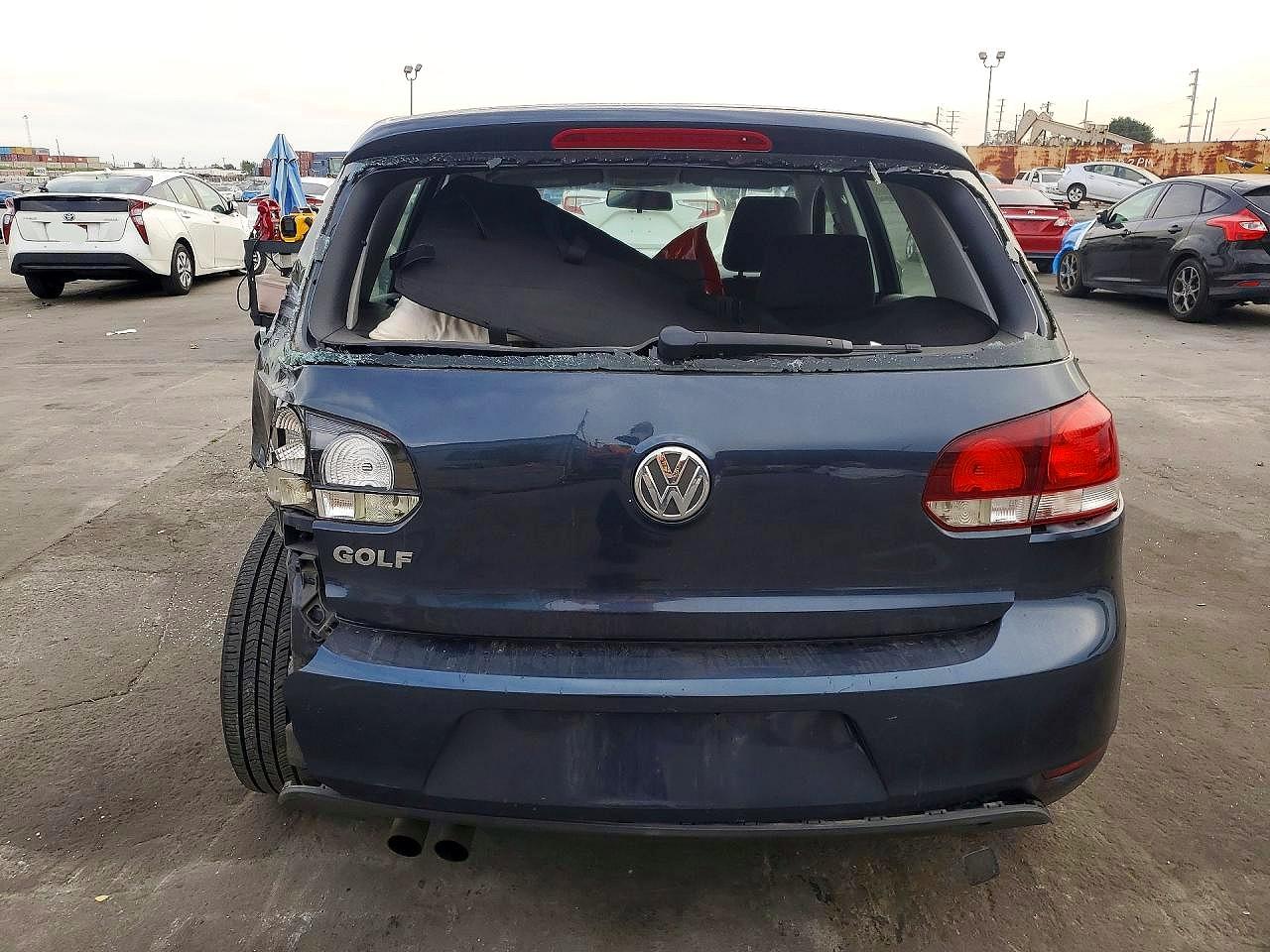 2011 VOLKSWAGEN GOLF