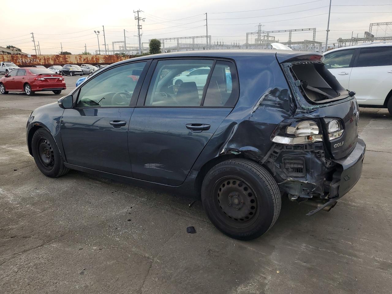 2011 VOLKSWAGEN GOLF