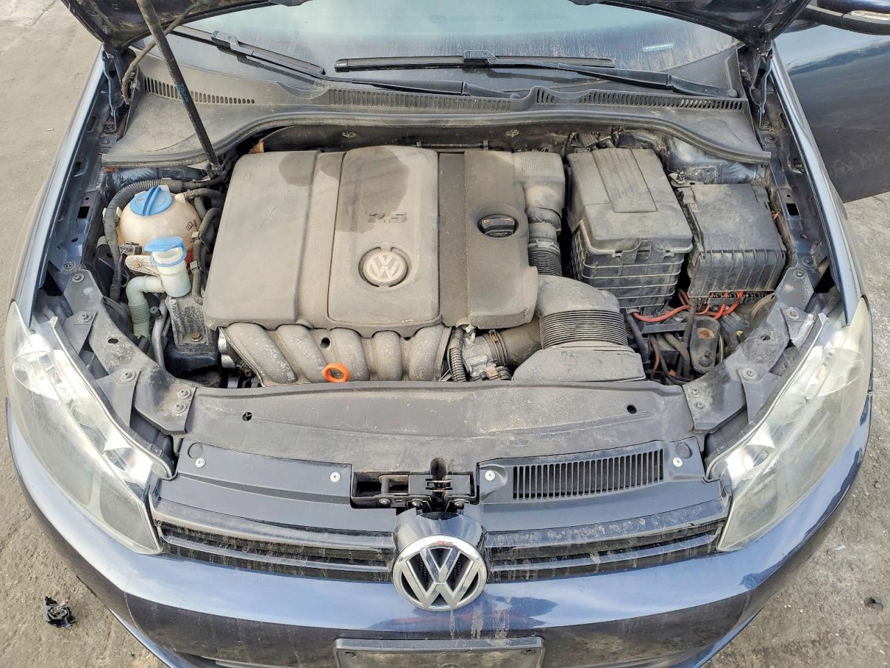 2011 VOLKSWAGEN GOLF