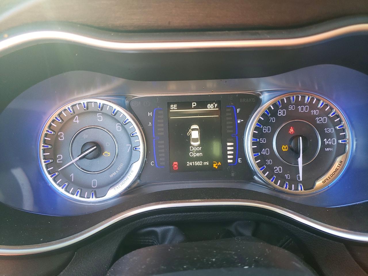 2016 CHRYSLER 200