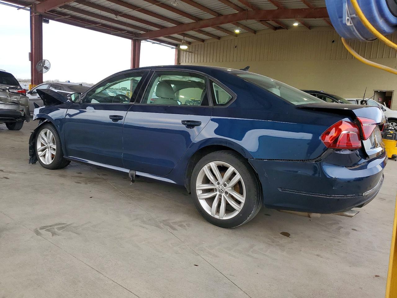 2019 VOLKSWAGEN PASSAT