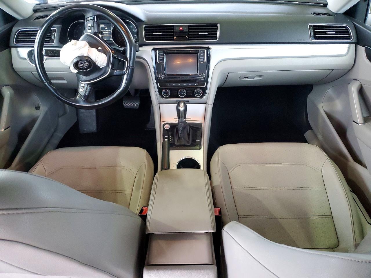 2019 VOLKSWAGEN PASSAT