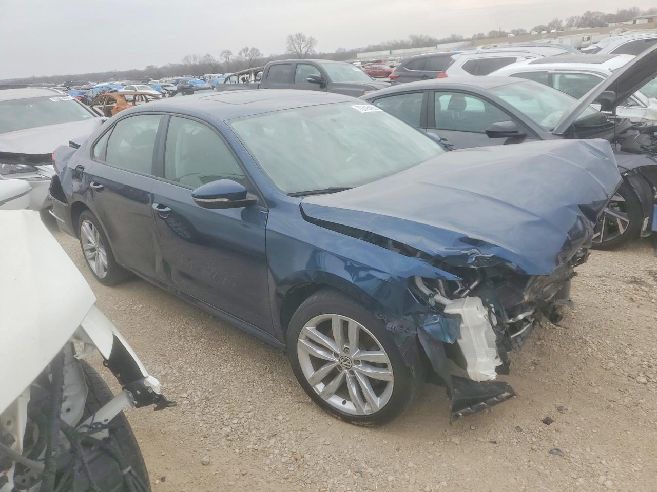 2019 VOLKSWAGEN PASSAT