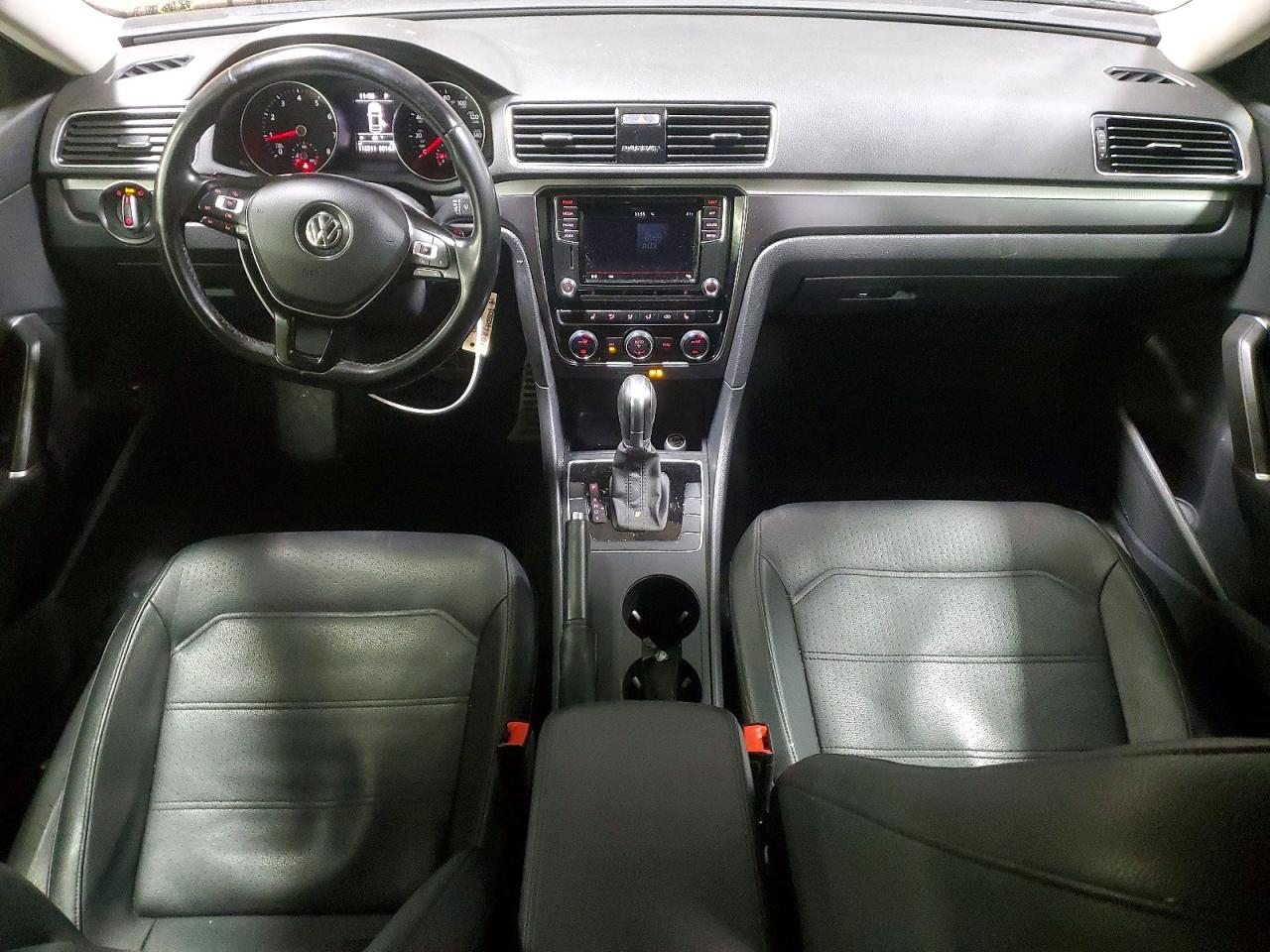 2018 VOLKSWAGEN PASSAT