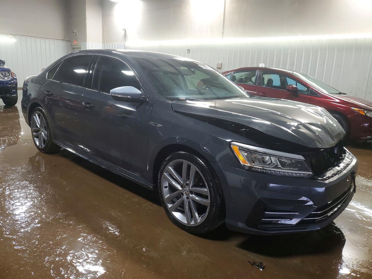 2018 VOLKSWAGEN PASSAT