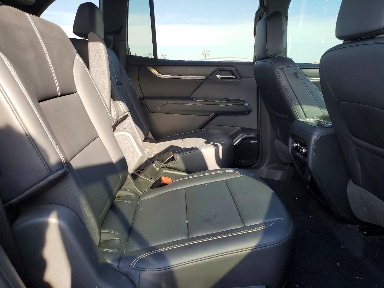 2024 GMC ACADIA UPL