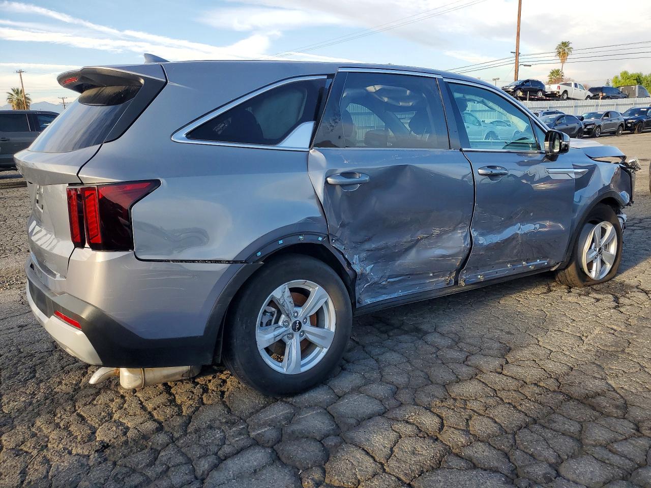 2025 KIA SORENTO