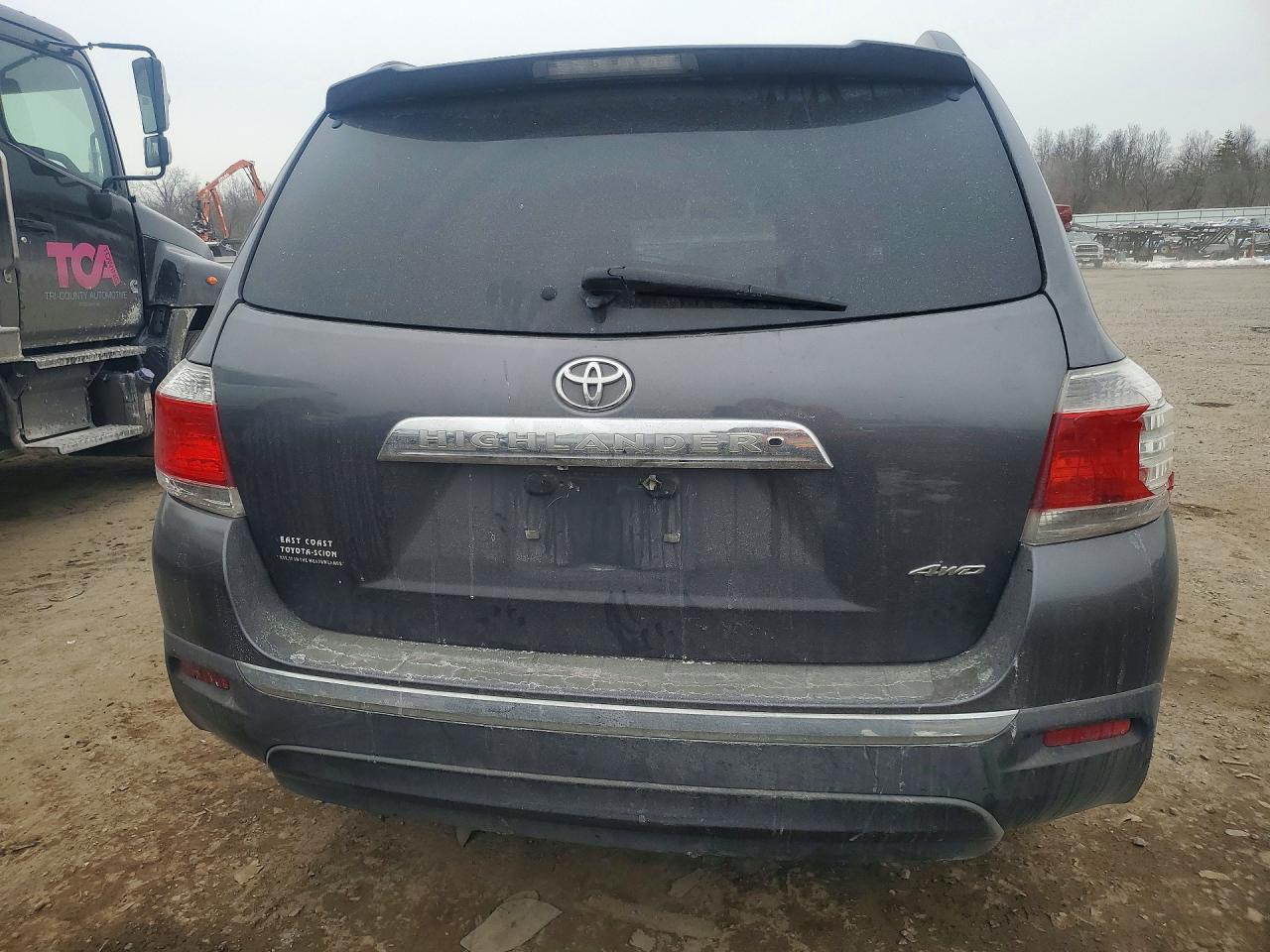 2011 TOYOTA HIGHLANDER