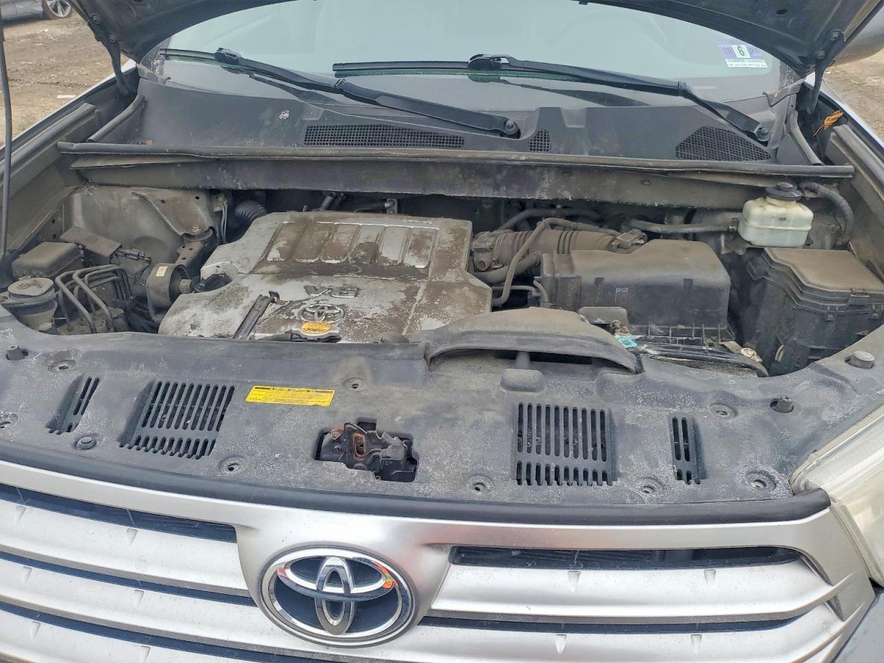 2011 TOYOTA HIGHLANDER