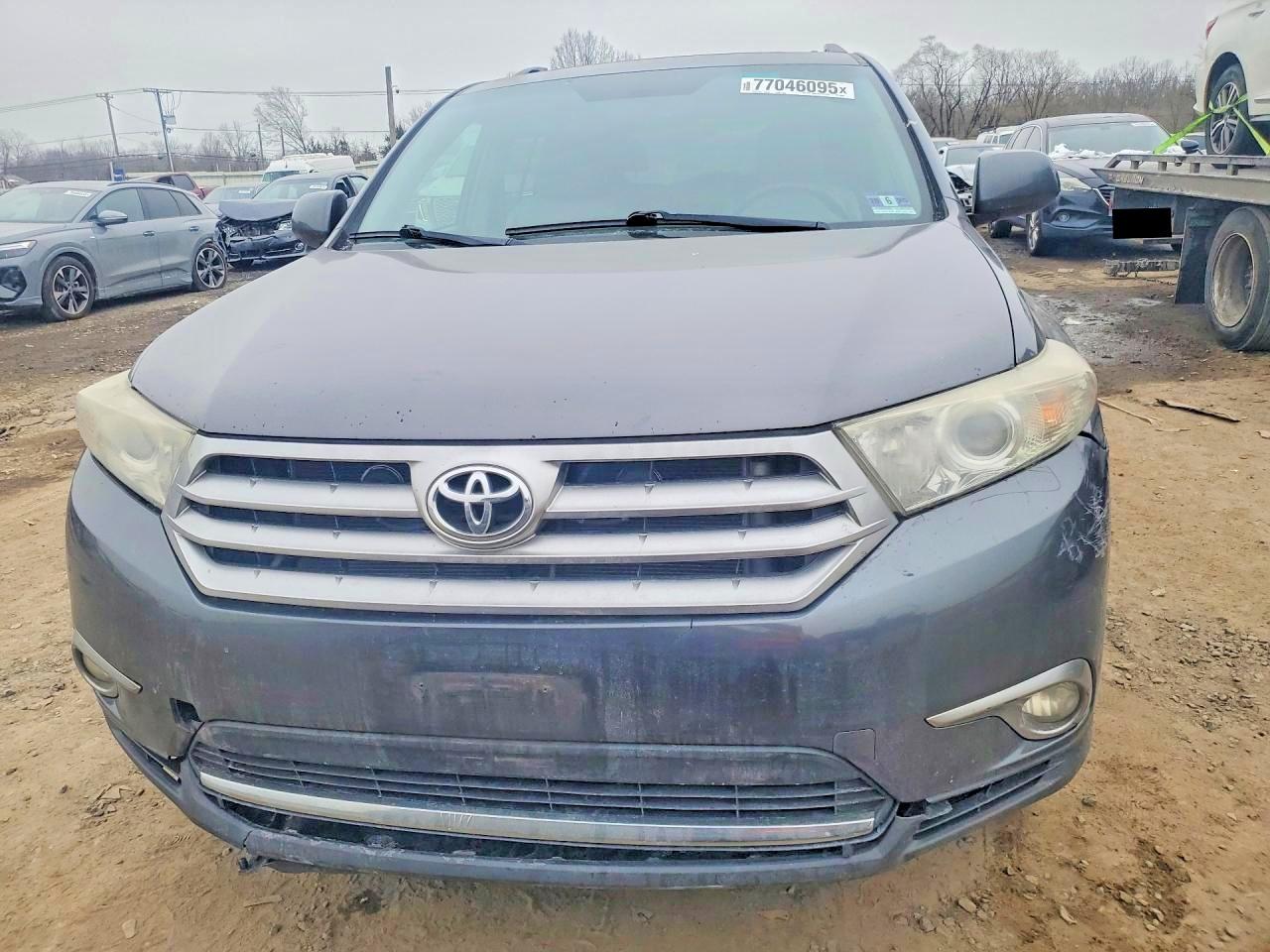 2011 TOYOTA HIGHLANDER