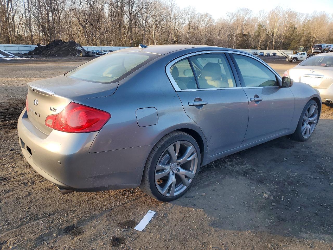 2013 INFINITI G37