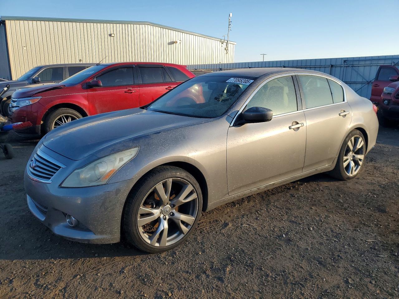 2013 INFINITI G37