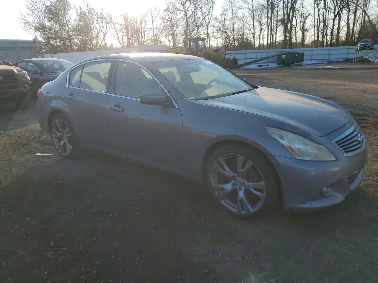 2013 INFINITI G37