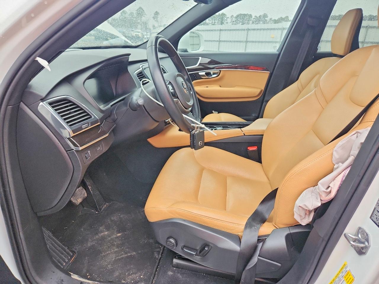 2019 VOLVO XC90