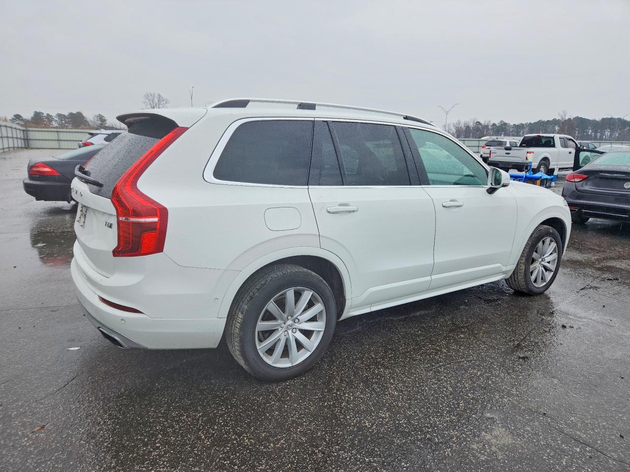 2019 VOLVO XC90