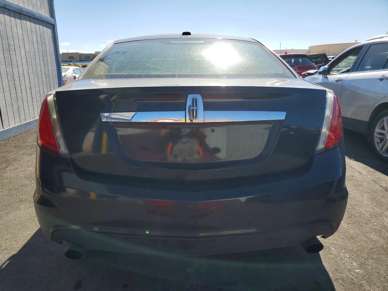 2011 LINCOLN MKS
