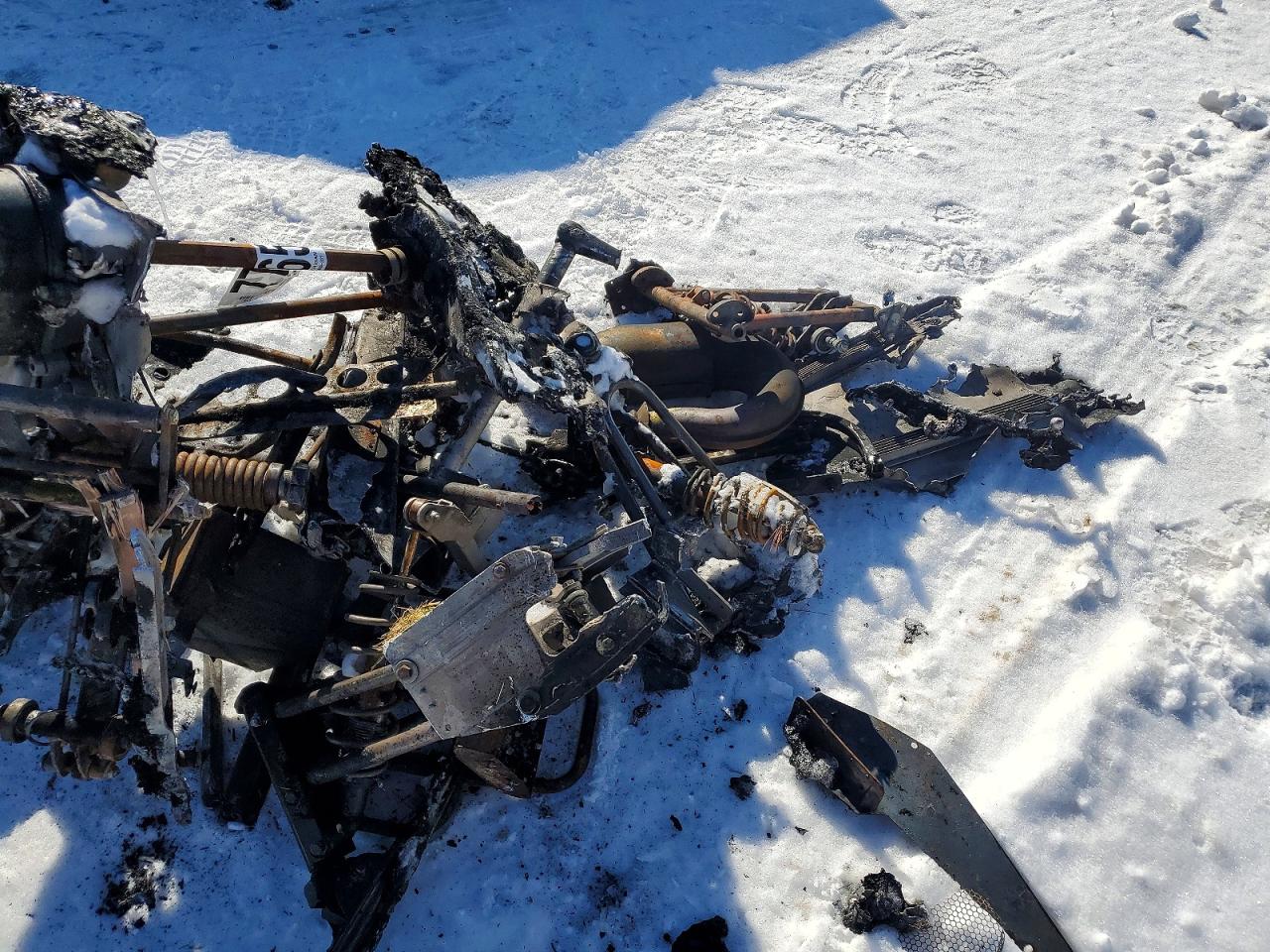 2000 ARCC SNOWMOBILE