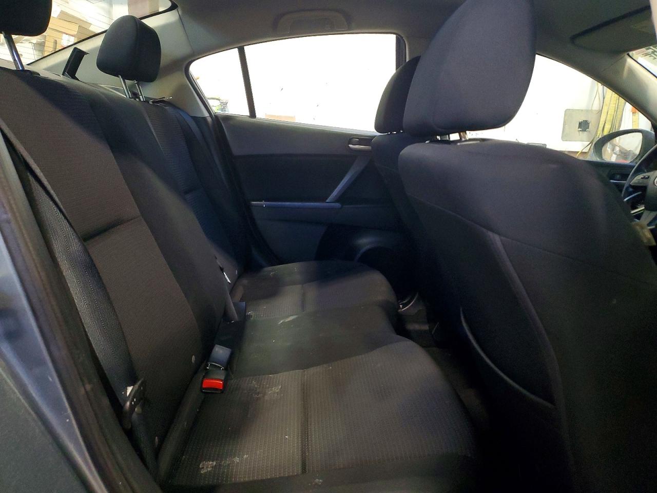 2013 MAZDA 3