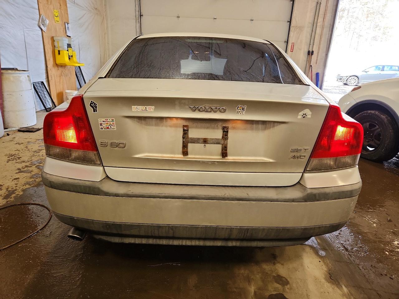 2004 VOLVO S60