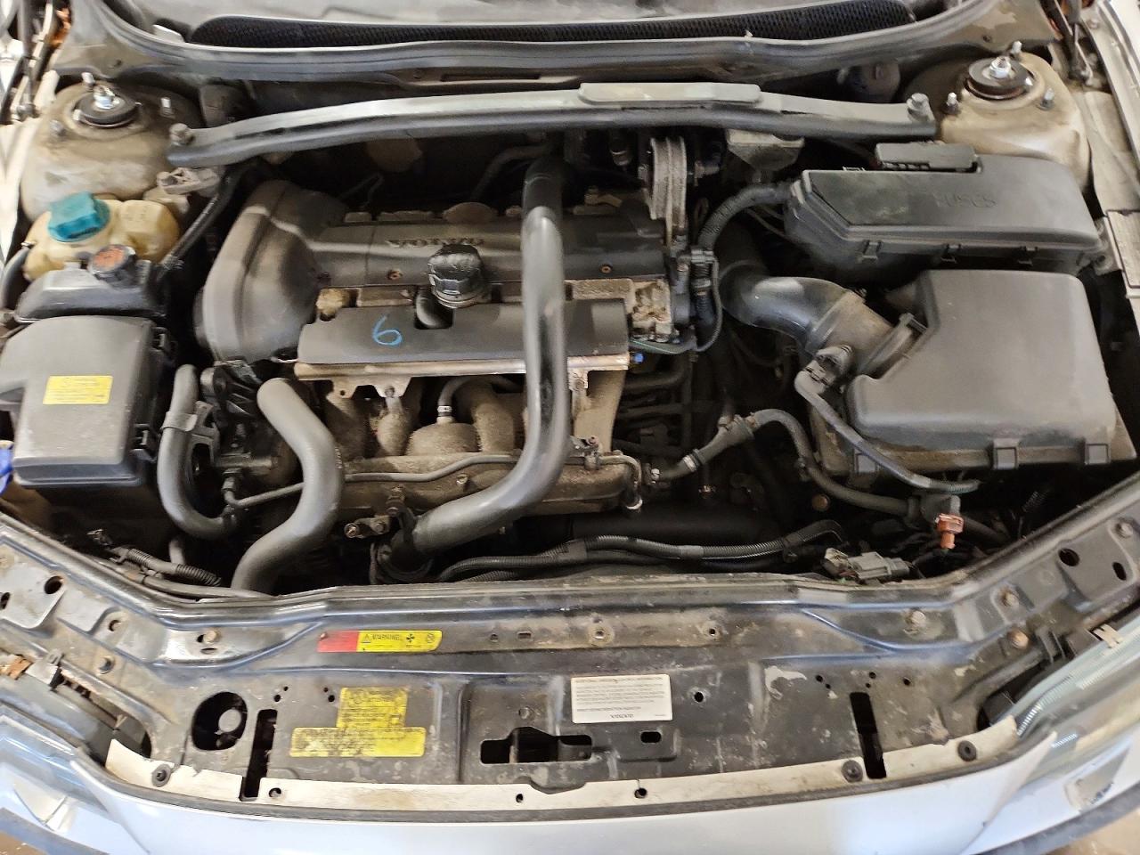 2004 VOLVO S60