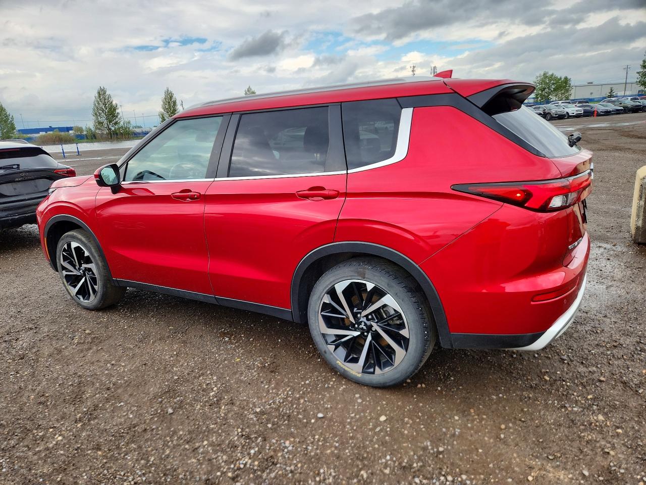 2024 MITSUBISHI OUTLANDER