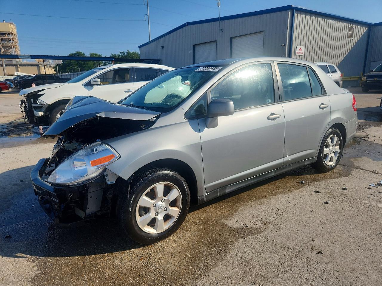 2011 NISSAN VERSA