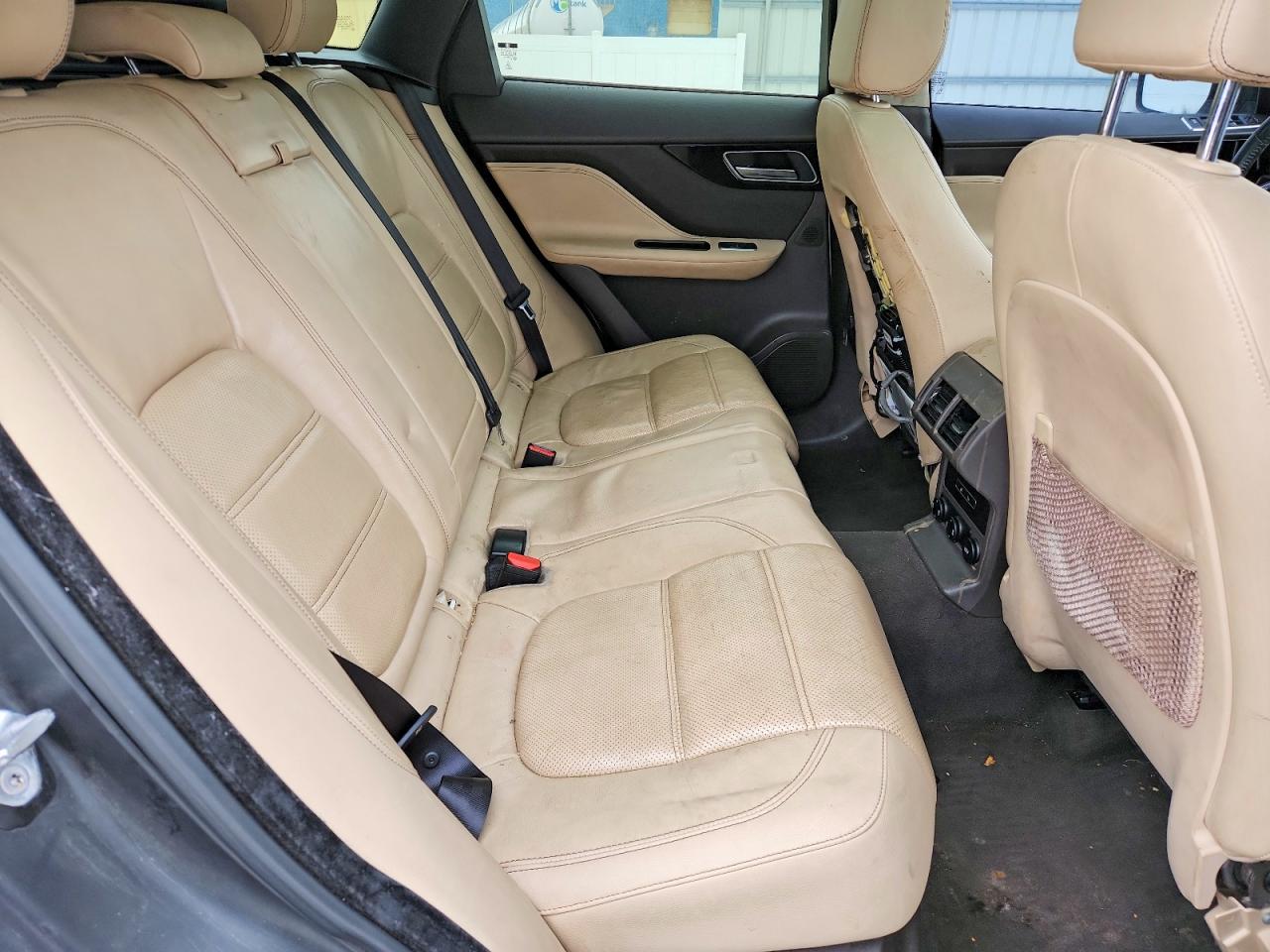 2017 JAGUAR F-PACE