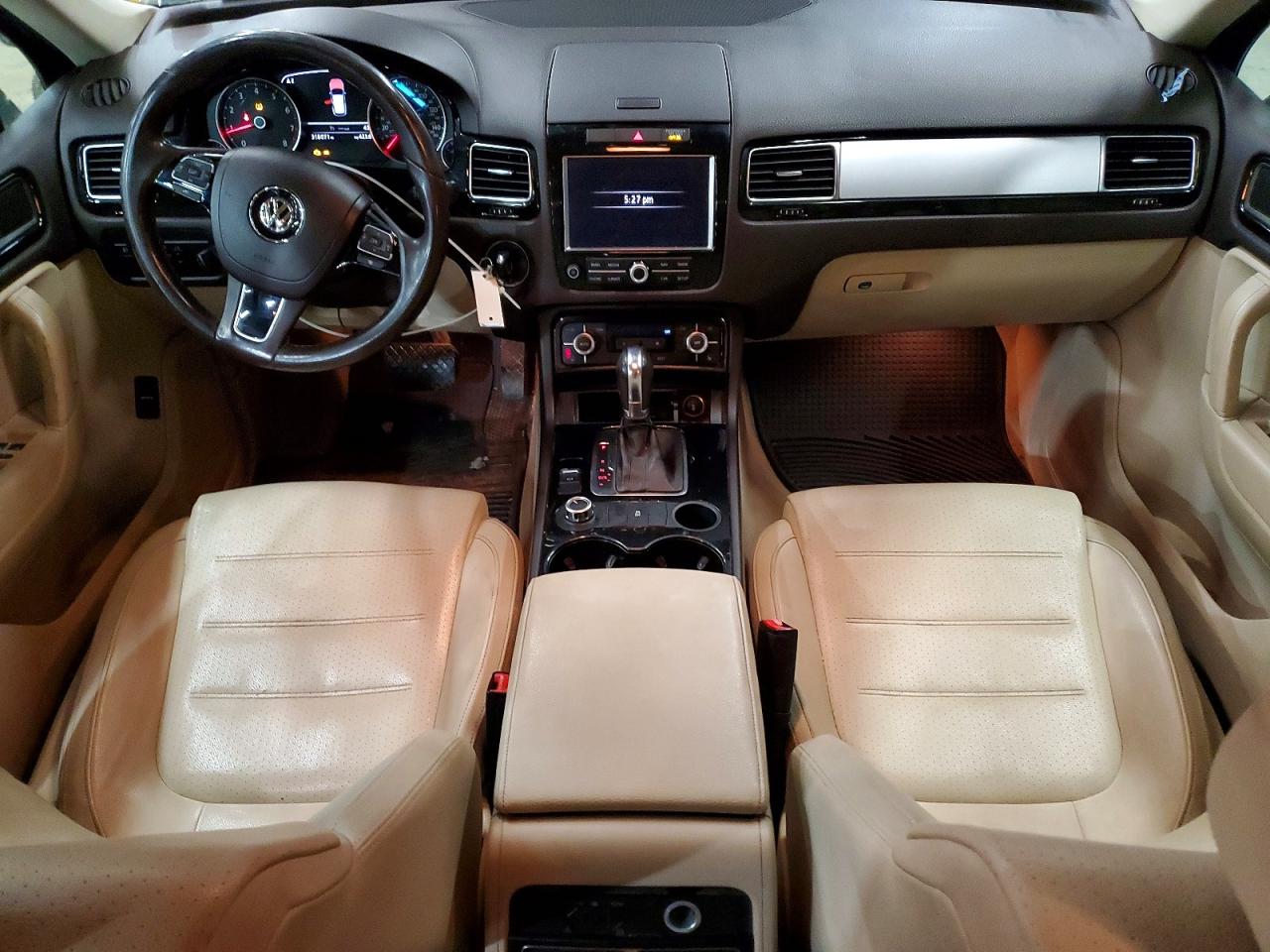 2013 VOLKSWAGEN TOUAREG
