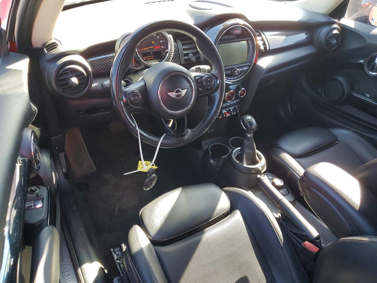 2017 MINI COOPER