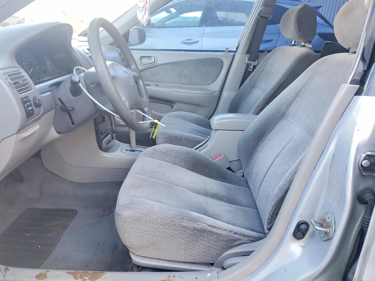 2002 TOYOTA COROLLA
