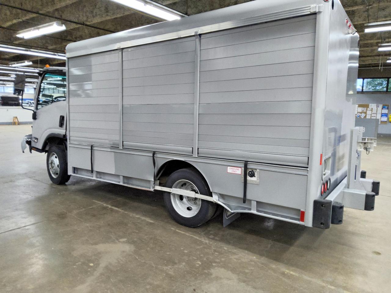 2024 ISUZU NRR