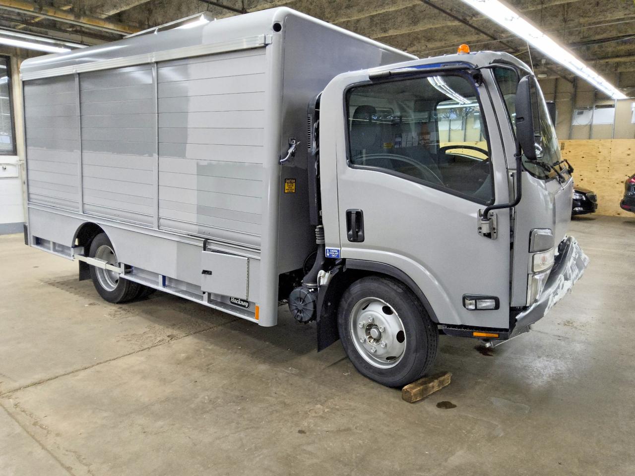2024 ISUZU NRR