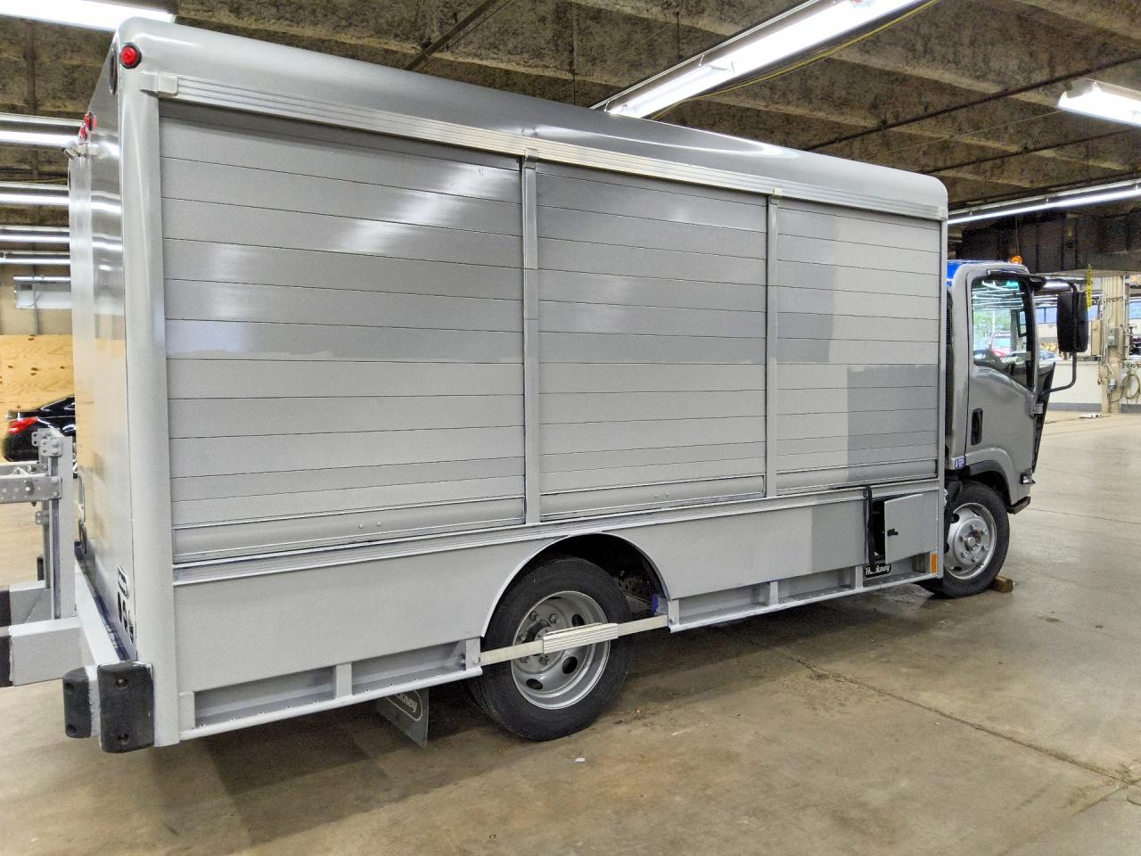 2024 ISUZU NRR