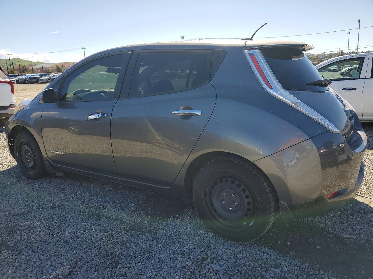 2016 NISSAN LEAF