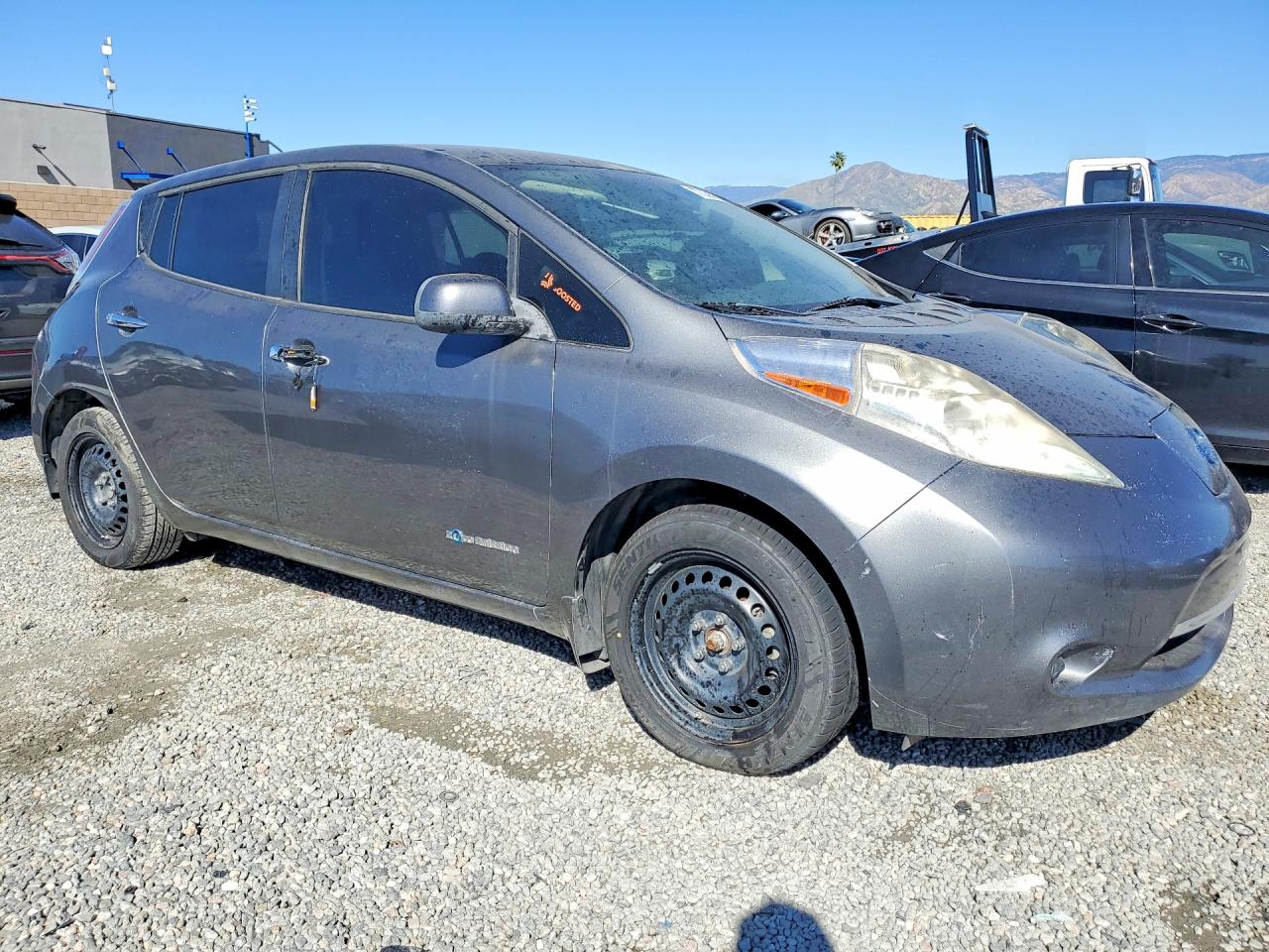 2016 NISSAN LEAF