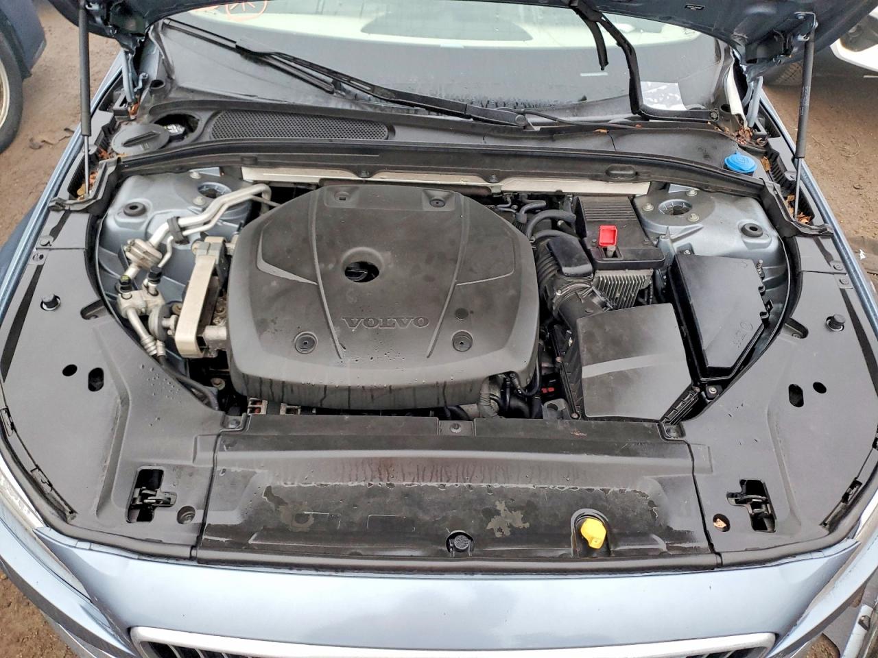 2017 VOLVO S90