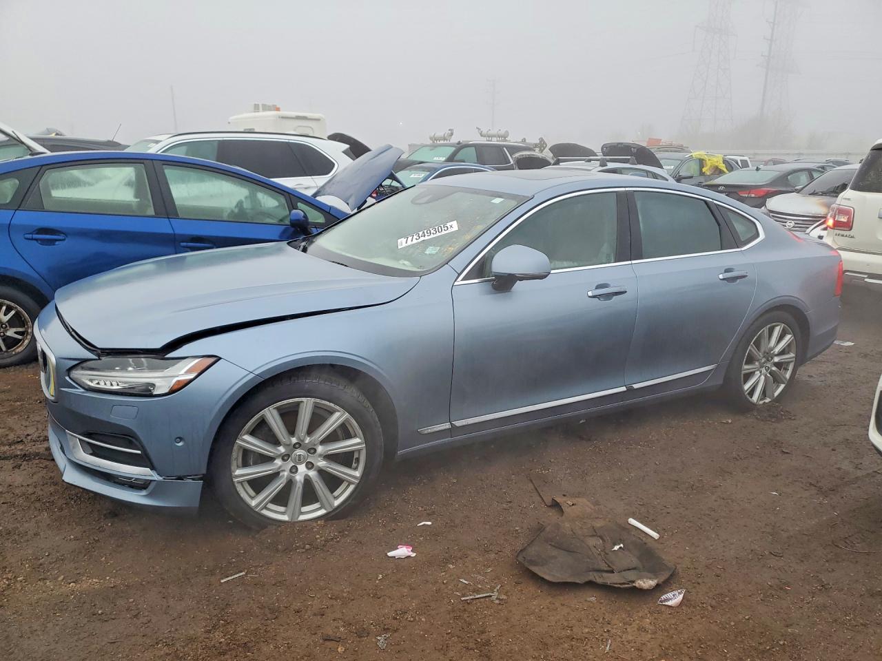 2017 VOLVO S90