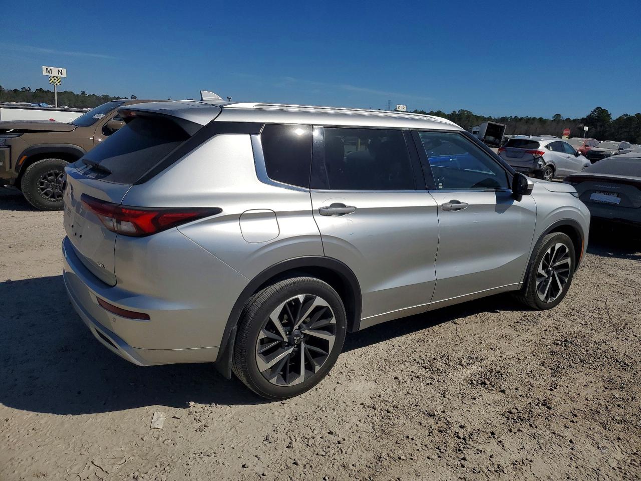 2022 MITSUBISHI OUTLANDER
