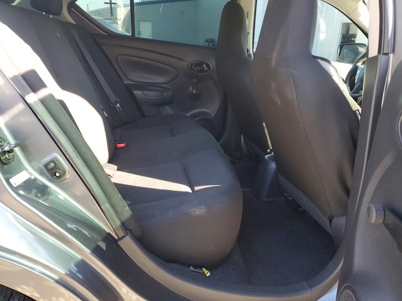 2017 NISSAN VERSA