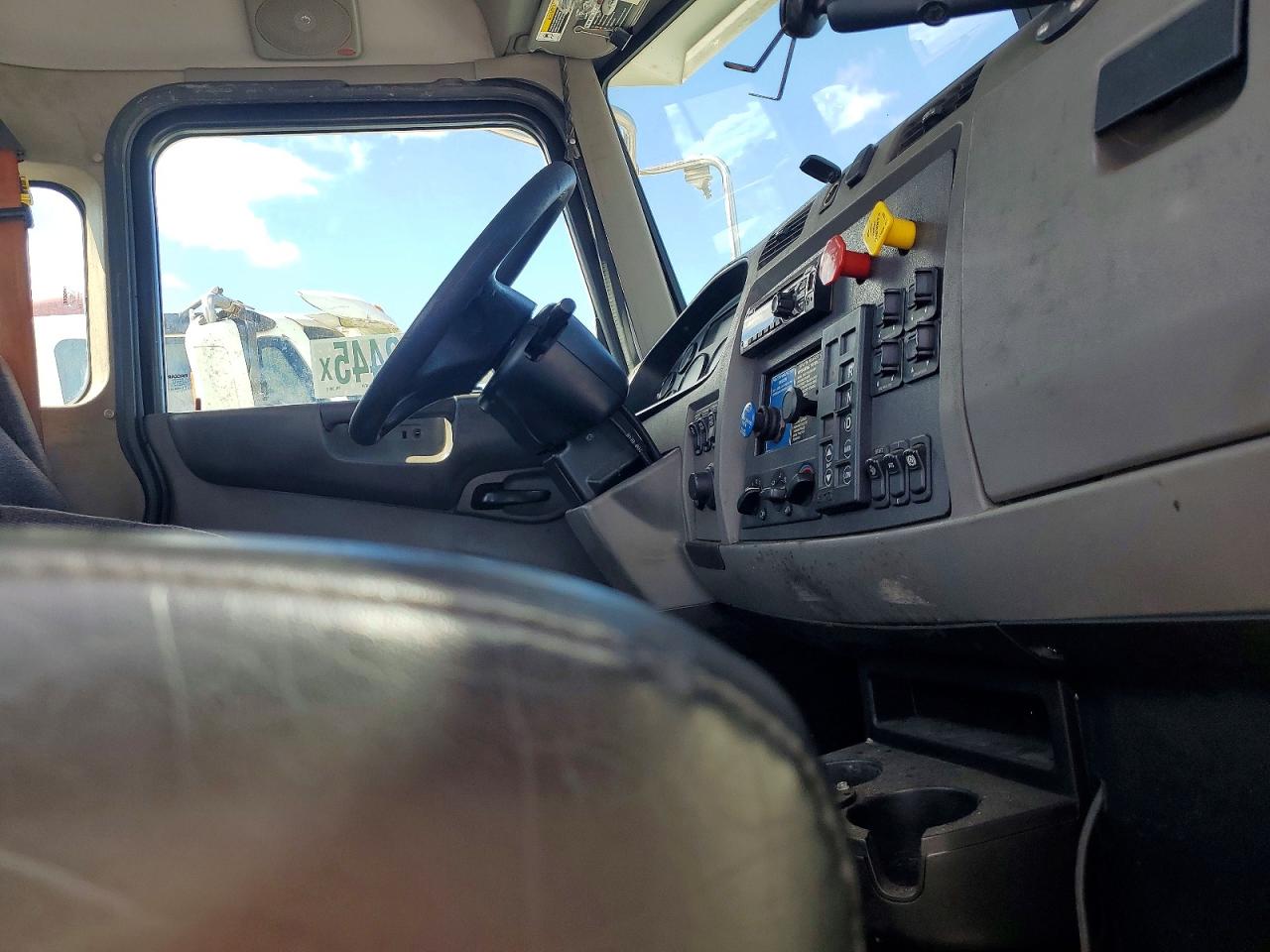 2016 PETERBILT UNKNOWN