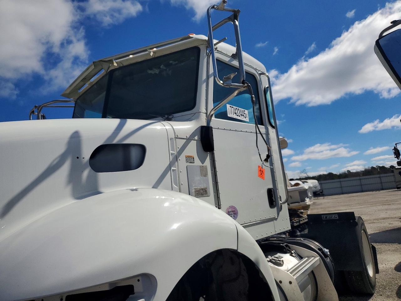 2016 PETERBILT UNKNOWN