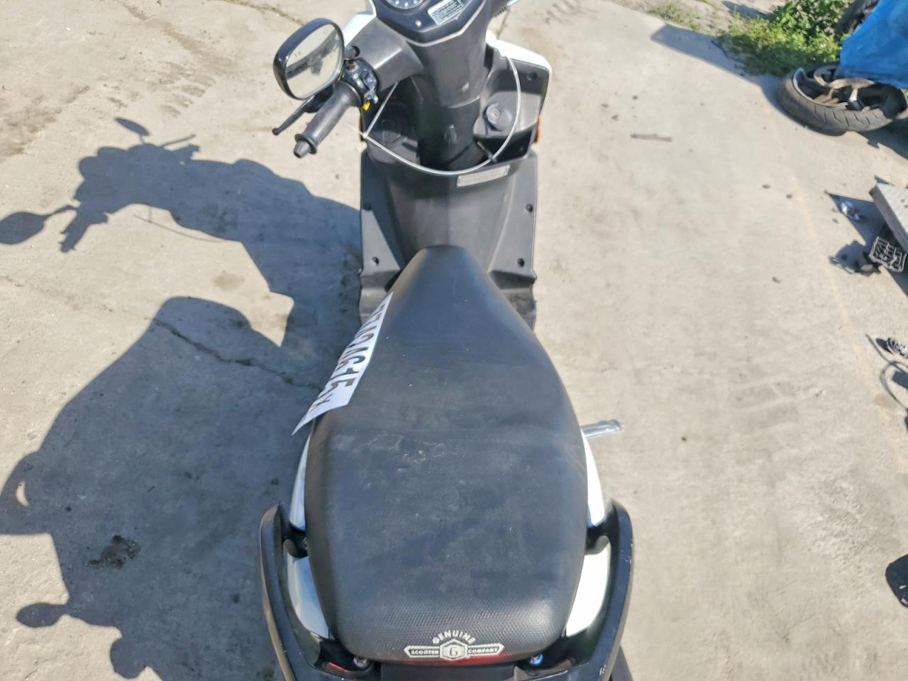 2022 GENUINE SCOOTER CO. SCOOTER
