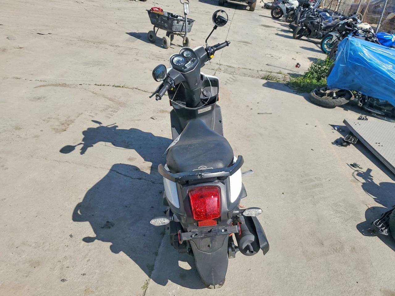 2022 GENUINE SCOOTER CO. SCOOTER