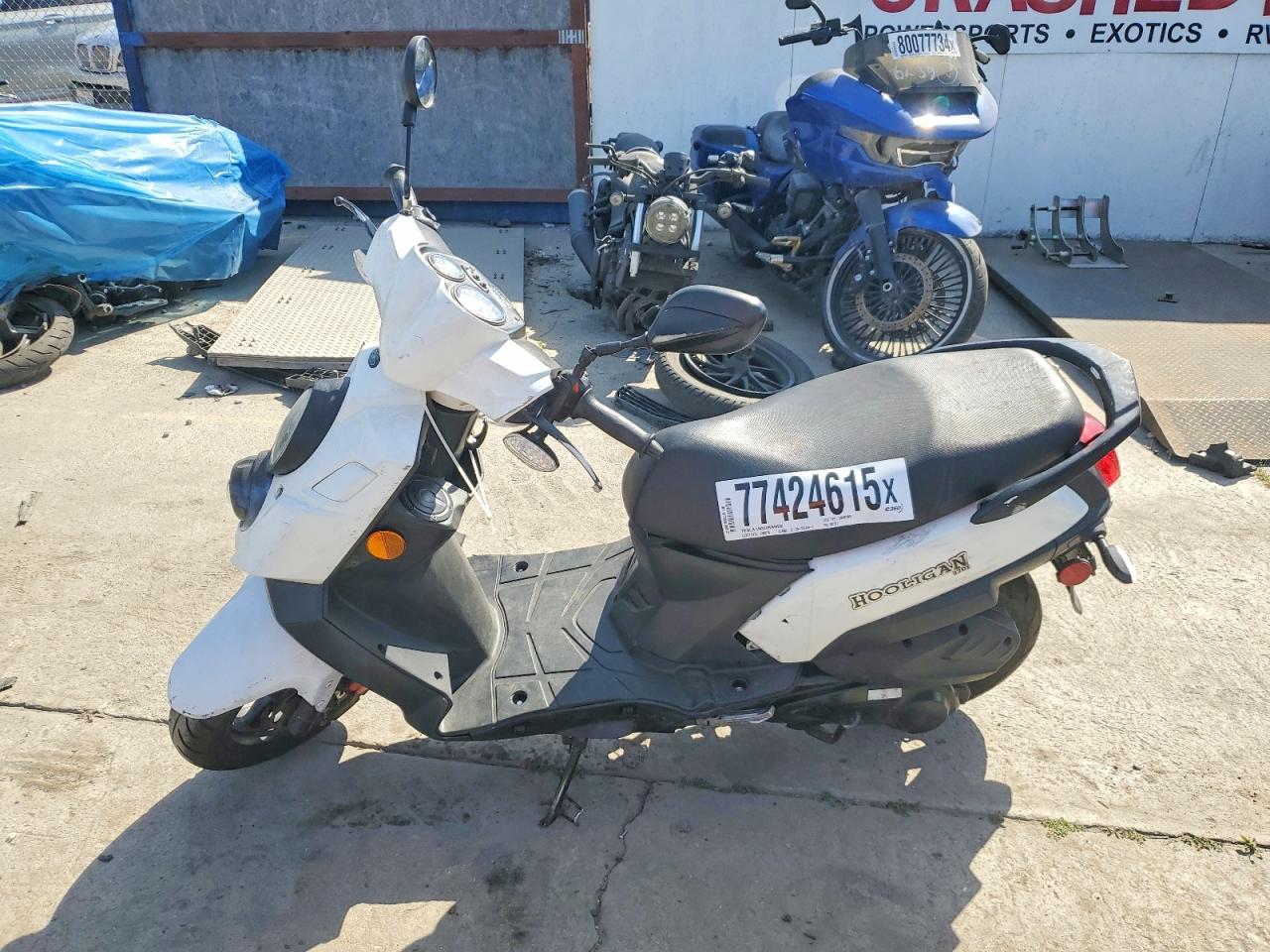 2022 GENUINE SCOOTER CO. SCOOTER